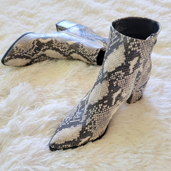 Steve madden snakeskin booties - Picture 2 of 3